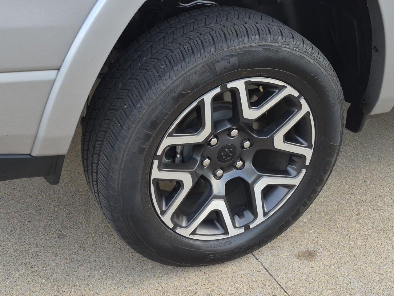 Used 2025 RAM 1500 Laramie w/ Laramie Southwest Edition AWD/4WD image 7
