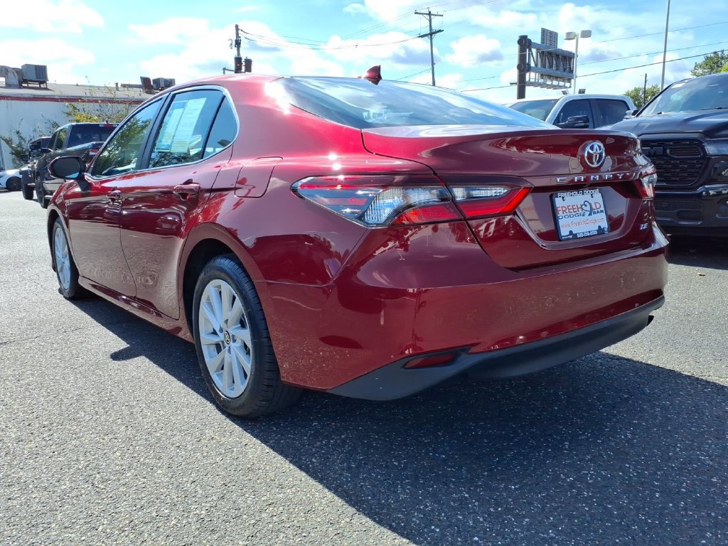 Used 2022 Toyota Camry LE FWD image 19