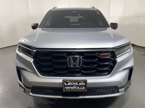 Used 2024 Honda Pilot TrailSport image 5