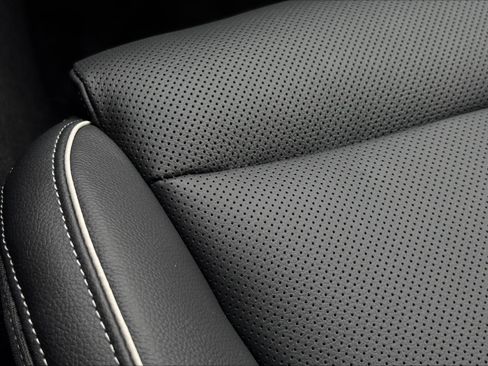 New 2026 Genesis GV70 2.5T Advanced AWD/4WD image 12