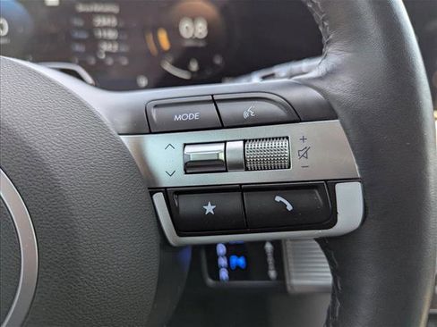 Certified 2025 Hyundai Tucson Limited FWD image 14