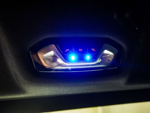 Used 2021 BMW X6 M50i w/ Executive Package image 13