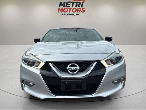 Used 2017 Nissan Maxima Platinum image 9