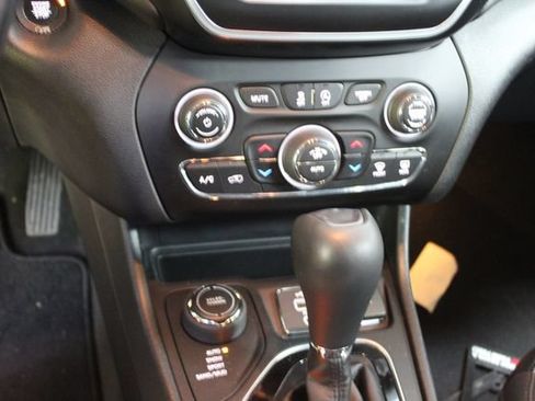 Used 2021 Jeep Cherokee Latitude Lux w/ Sun & Sound Group AWD/4WD image 20