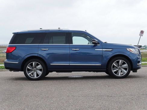 Used 2019 Lincoln Navigator Reserve AWD/4WD image 6