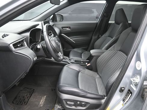Used 2023 Toyota Corolla Cross XSE w/ Convenience Package image 18