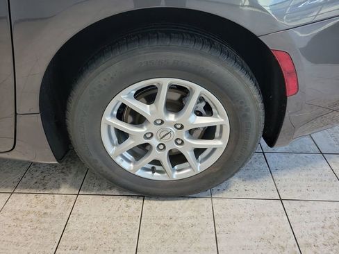 Used 2023 Chrysler Voyager LX image 47