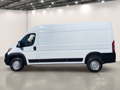 Used 2026 RAM ProMaster 2500 w/ Convenience Group FWD image 4