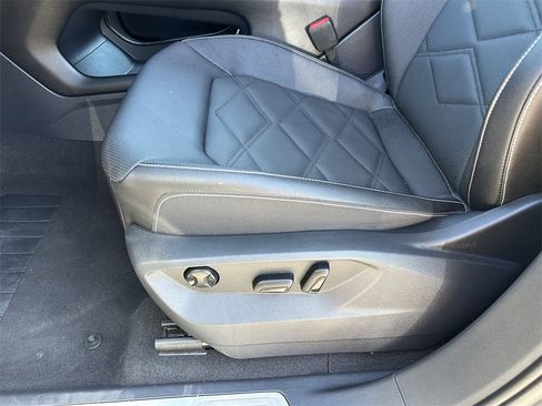 Used 2025 Volkswagen Atlas SE image 20