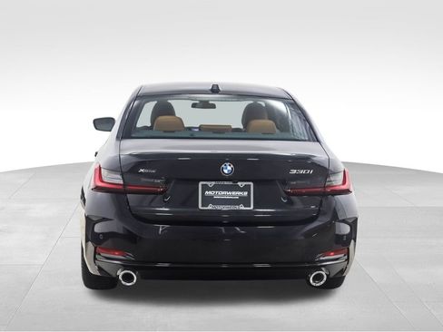 Used 2025 BMW 330i xDrive Sedan w/ Premium Package image 4