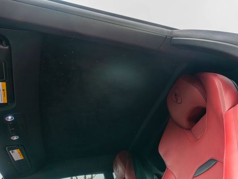 Used 2020 Lamborghini Huracan EVO image 11