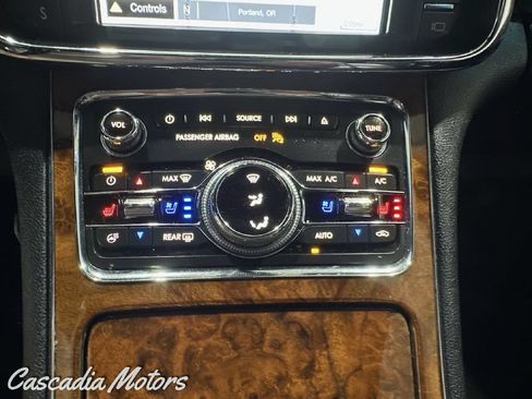 Used 2017 Lincoln Continental Reserve w/ Technology Package AWD/4WD image 38