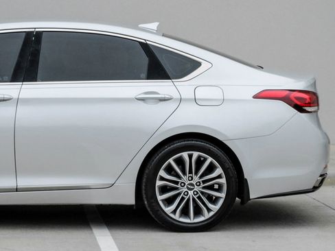 Used 2016 Hyundai Genesis 3.8 AWD/4WD image 18