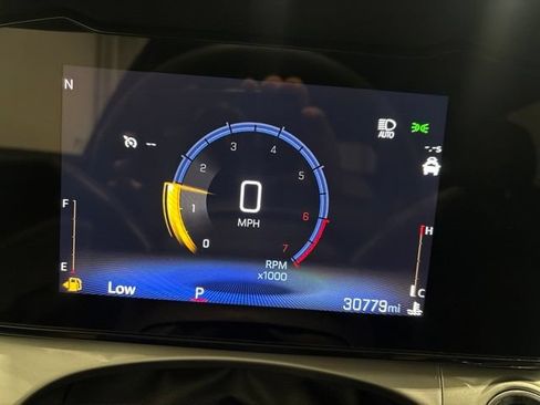 Used 2025 Chevrolet Trax LT FWD image 17