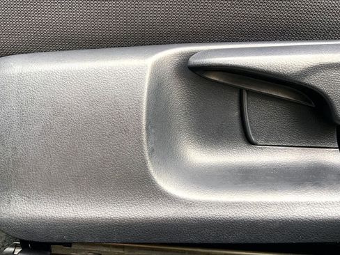 Used 2025 Toyota Corolla LE image 33