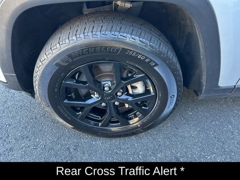 Certified 2024 Jeep Grand Cherokee L Laredo image 12