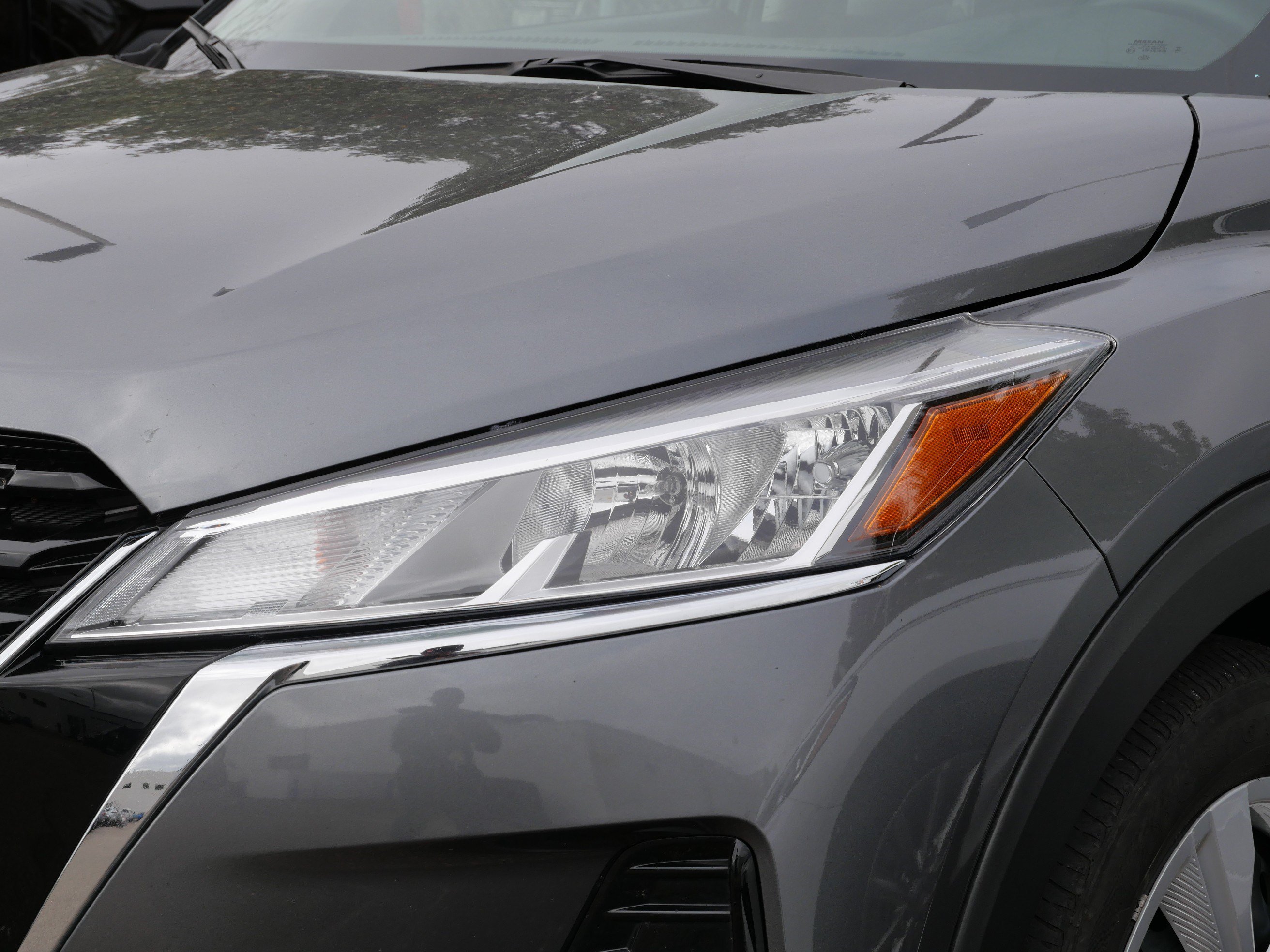 Used 2023 Nissan Kicks S FWD image 4