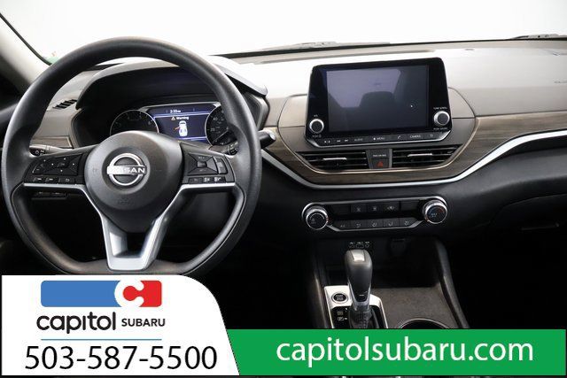 Used 2025 Nissan Altima 2.5 SV FWD image 14