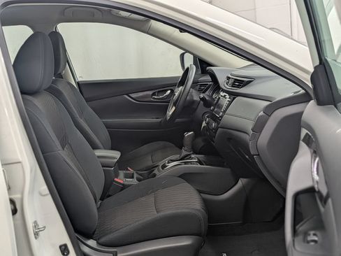 Used 2018 Nissan Rogue SV FWD image 24