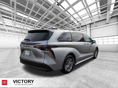 Certified 2025 Toyota Sienna XLE