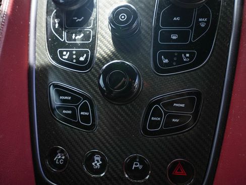 Used 2014 Aston Martin Vanquish Volante RWD image 30