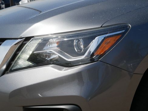 Used 2018 Nissan Pathfinder SL w/ SL Premium Package AWD/4WD image 10