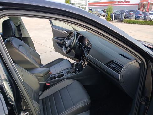 Used 2023 Volkswagen Jetta SE FWD image 23