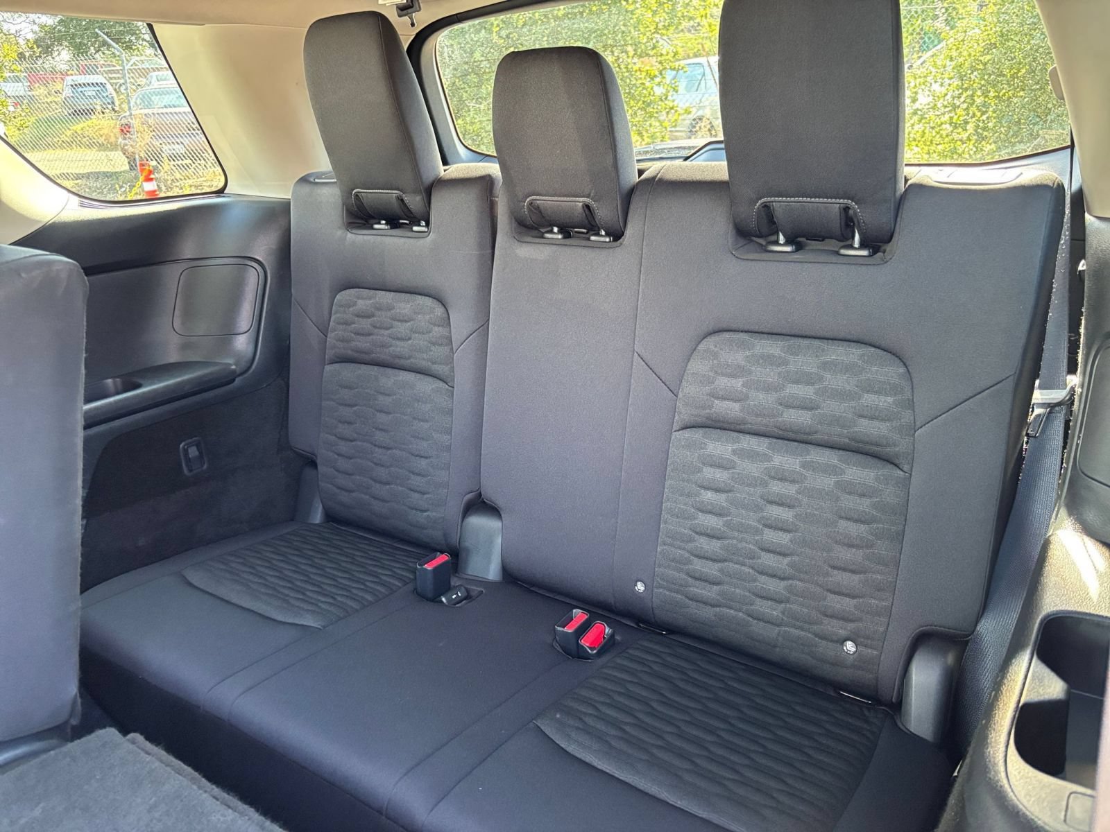 Used 2025 Nissan Pathfinder SV FWD image 30