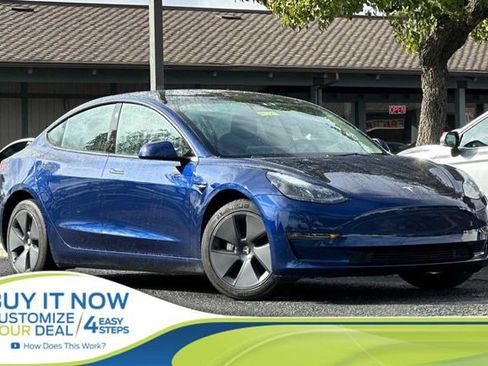 Used 2023 Tesla Model 3 Standard Range image 1