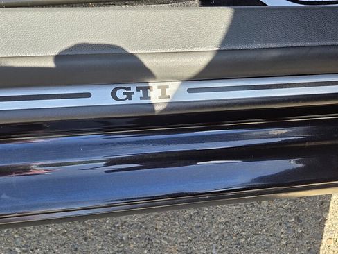 Used 2009 Volkswagen GTI 2-Door FWD image 15