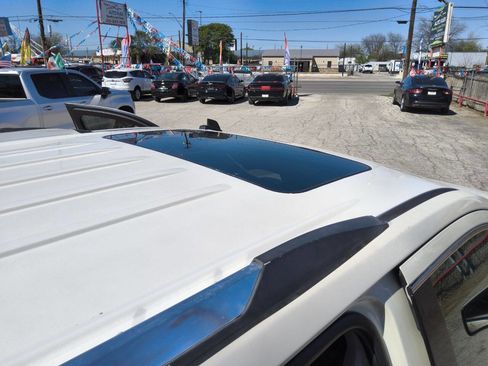 Used 2015 GMC Yukon XL Denali w/ Touring Package image 33