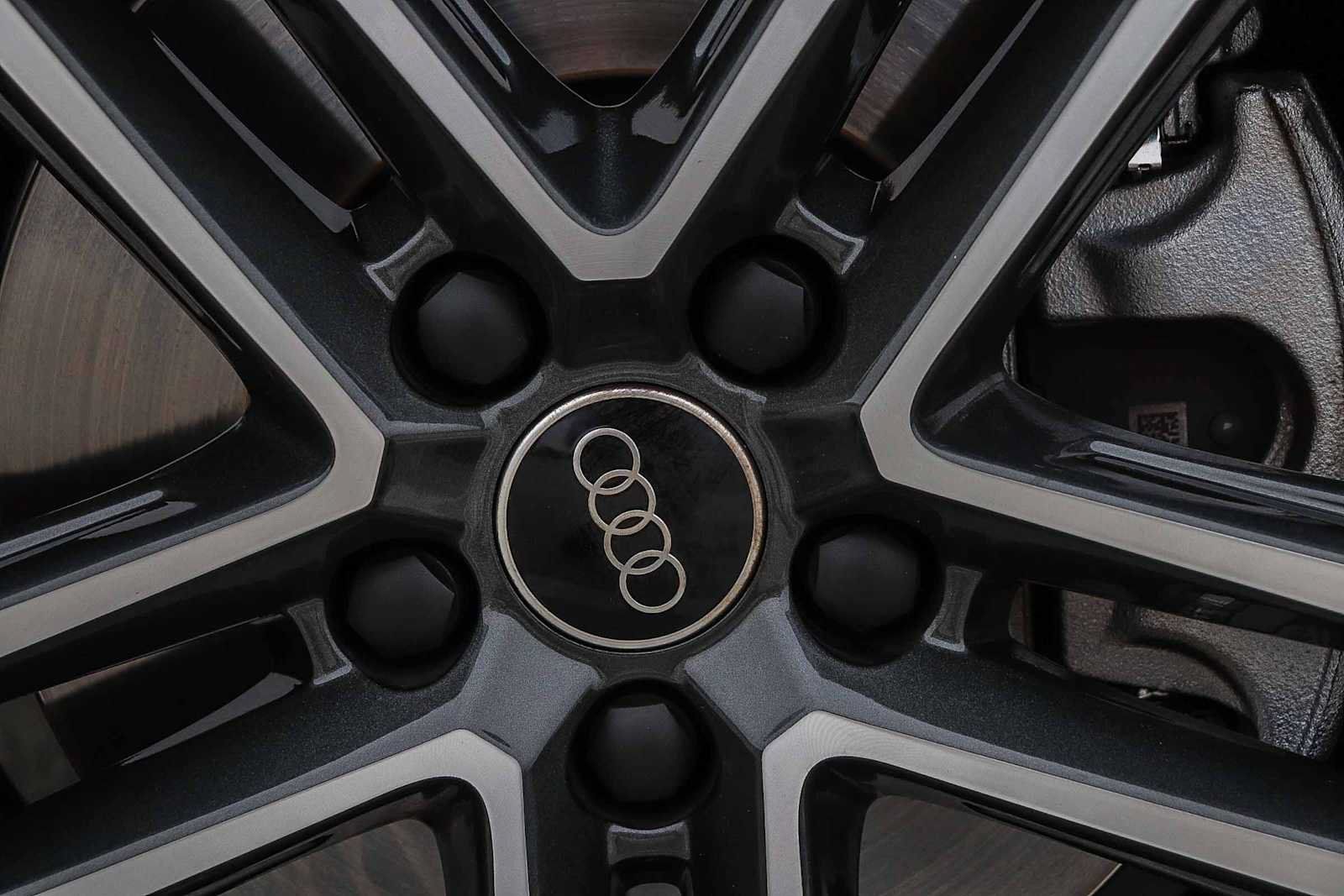 Used 2025 Audi Q5 Premium w/ Convenience Package AWD/4WD image 15