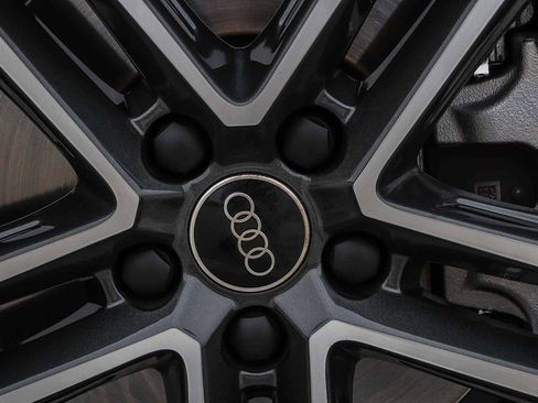 Used 2025 Audi Q5 Premium w/ Convenience Package AWD/4WD image 15