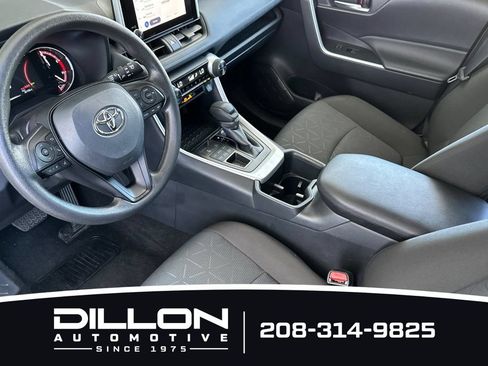 Used 2025 Toyota RAV4 XLE AWD/4WD image 4
