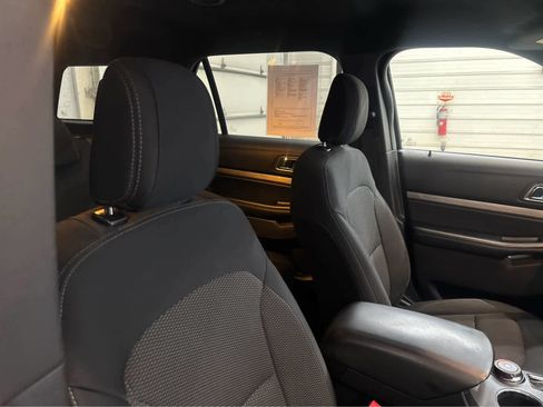 Used 2018 Ford Explorer XLT w/ Equipment Group 201A AWD/4WD image 26