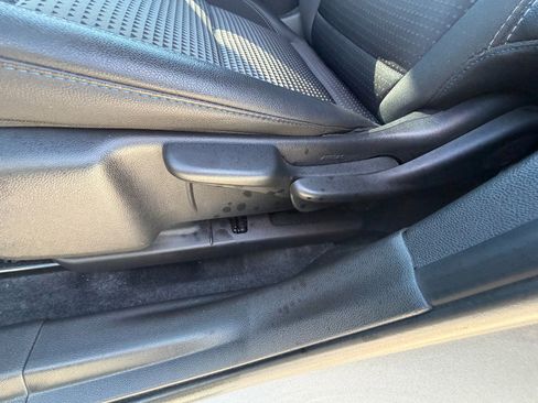 Certified 2025 Chevrolet Trax LT w/ LT Convenience Package image 7