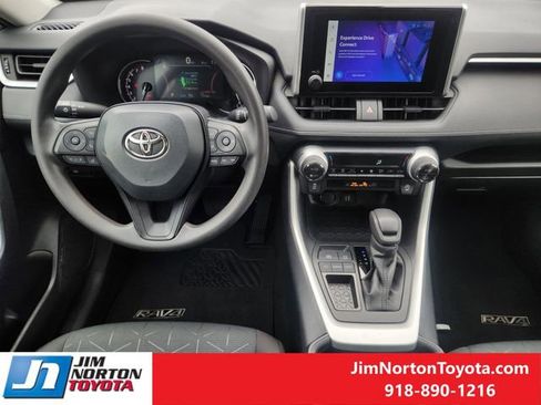 Used 2024 Toyota RAV4 XLE FWD image 27