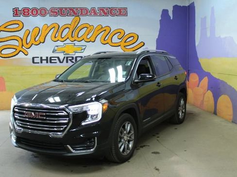 Used 2023 GMC Terrain SLT w/ Infotainment Package II AWD/4WD image 7