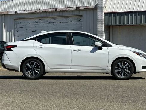 New 2025 Nissan Versa SV w/ Trunk Package image 3