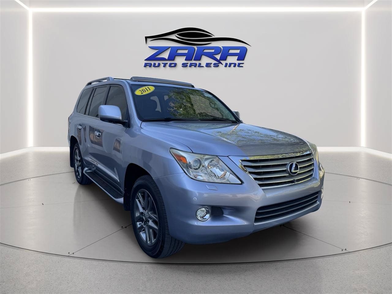 Used 2011 Lexus LX 570 4WD w/ Luxury Pkg image 4