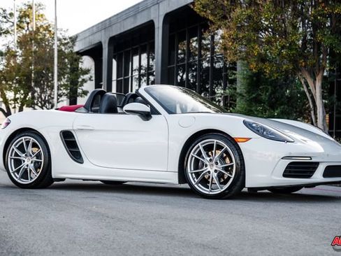 Used 2017 Porsche 718 Boxster image 59