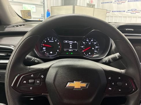 Used 2022 Chevrolet TrailBlazer LT FWD image 19