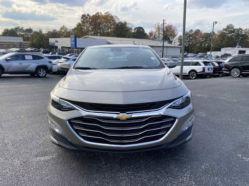 Used 2024 Chevrolet Malibu LT image 3