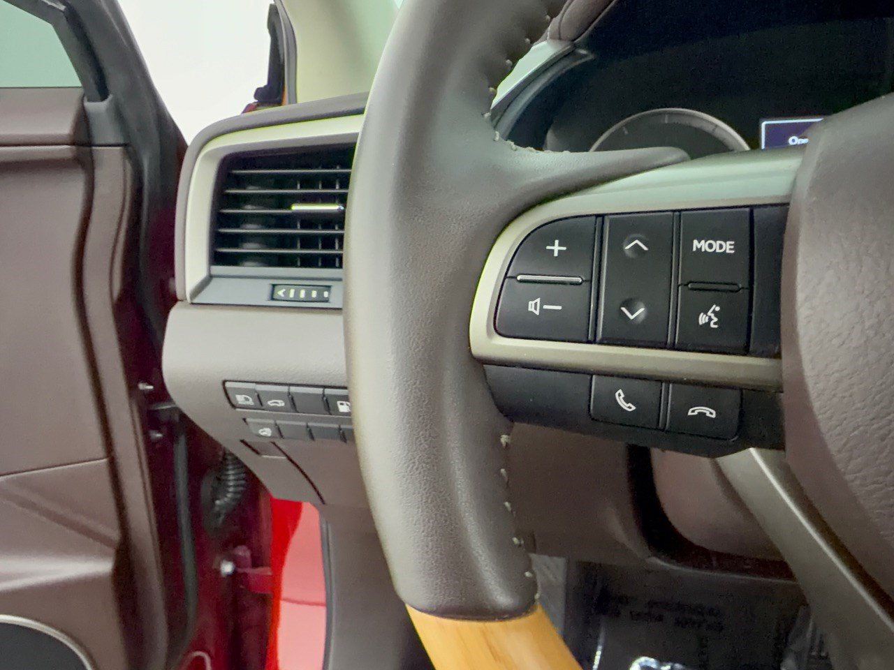 Used 2019 Lexus RX 450h AWD w/ Navigation Package image 18