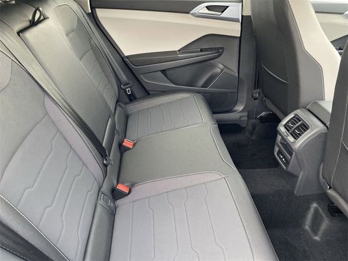 New 2026 Volkswagen Taos SE image 9