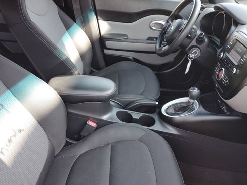 Used 2017 Kia Soul + FWD image 20