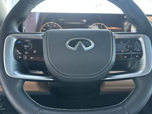 Used 2025 INFINITI QX80 Sensory image 30