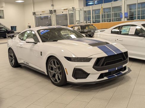 Used 2025 Ford Mustang GT Premium w/ GT Performance Package RWD image 2