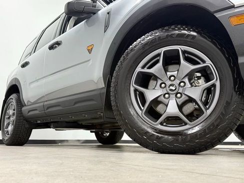 Used 2023 Ford Bronco Sport Badlands image 3