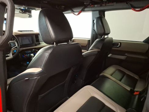 Used 2023 Ford Bronco Wildtrak image 15